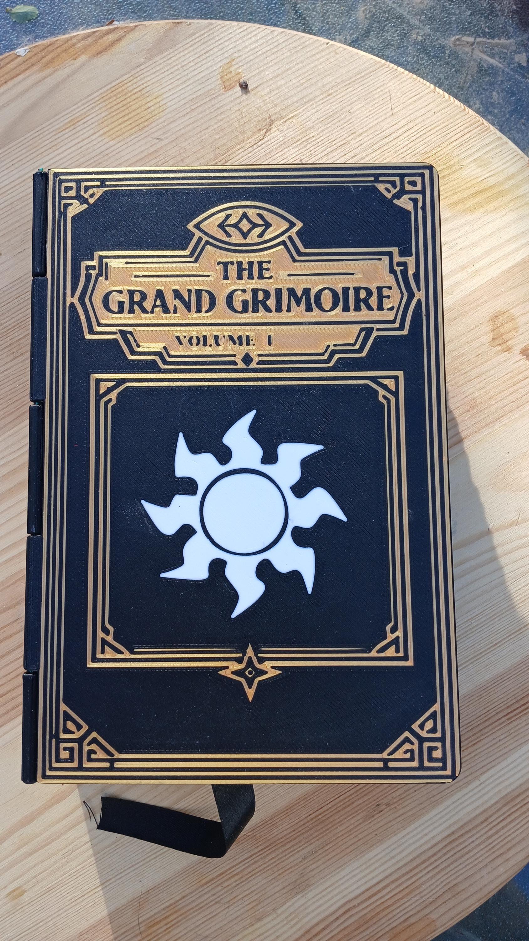 Deck Box Book | Grand Grimoire Vol I White | Magic The Gathering Commander