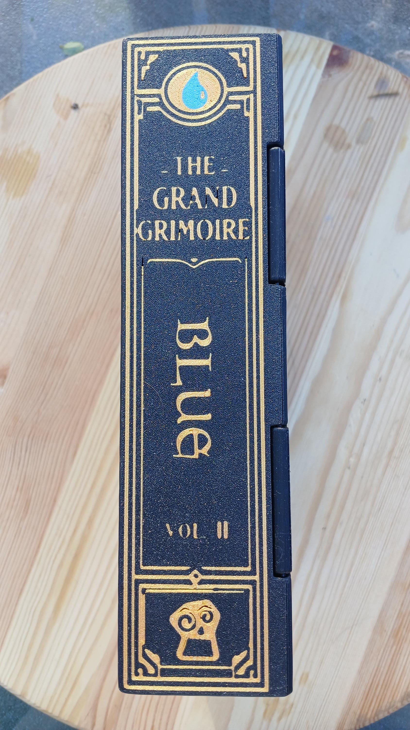 Deck Box Book | Grand Grimoire Vol II Blue | Magic The Gathering Commander